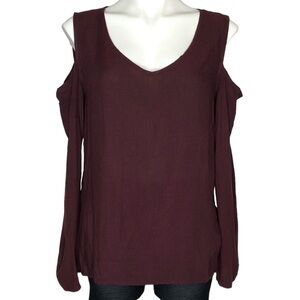 Cloth & Stone cold shoulder v neck top, small